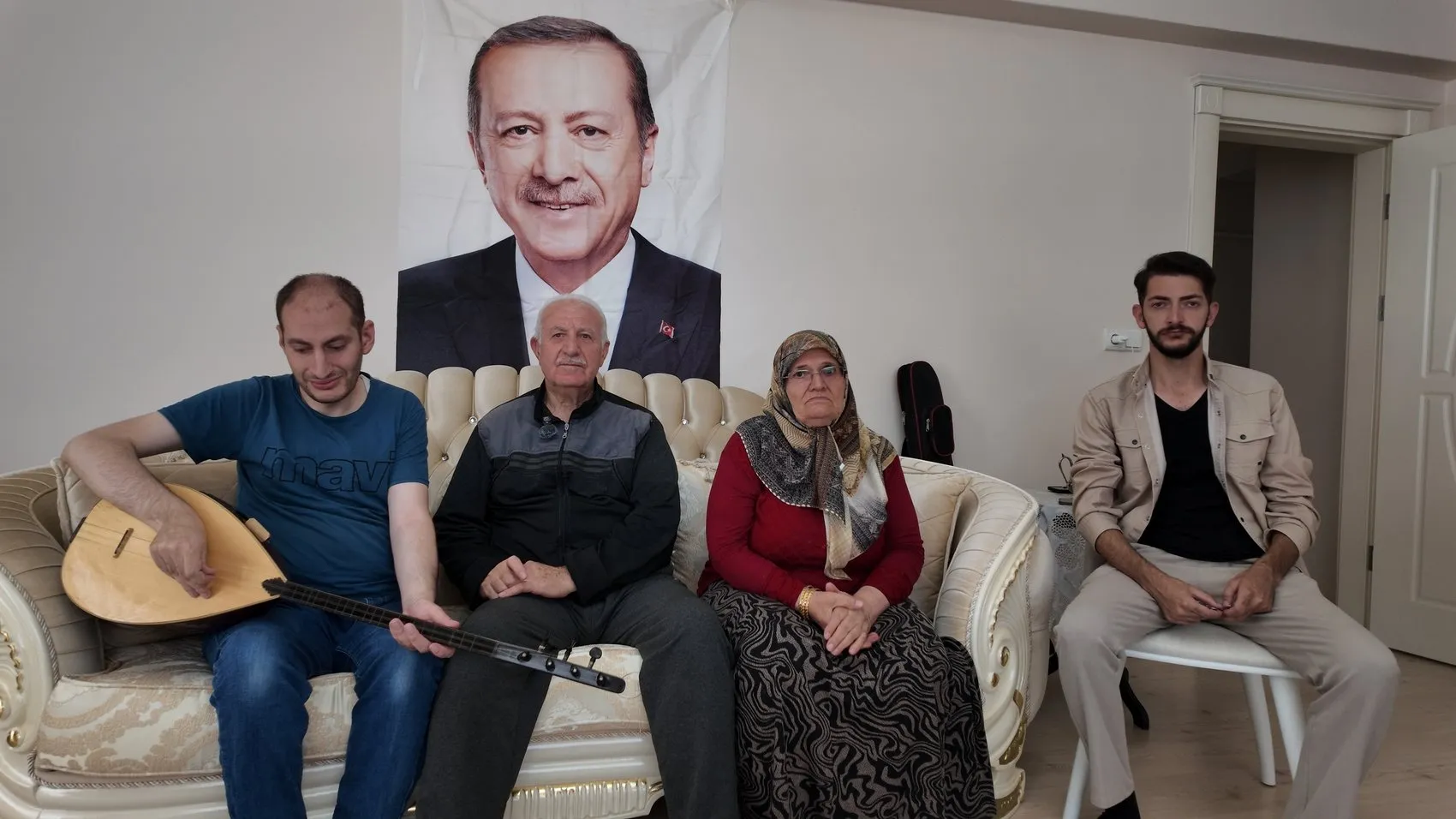 Ercişli görme engelli Abdullah Erdoğan için beste yaptı