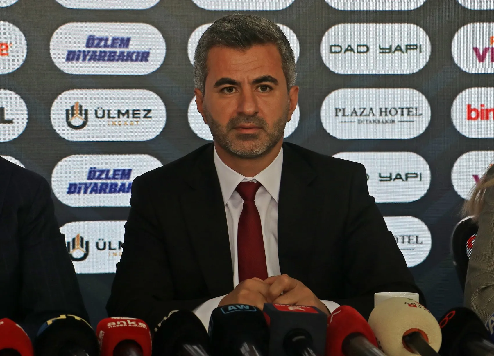 Amedspor Başkanı Nahit Eren kulüp üzerinden yaratılan gündemlere tepki gösterdi