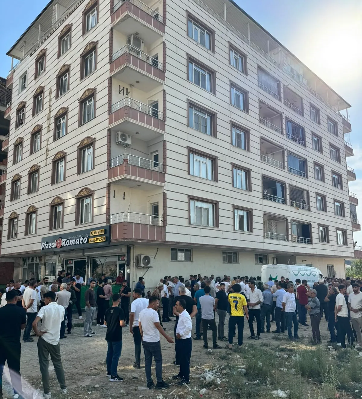 Batman Kozluk'ta bir baba eşini ve iki çocuğunu öldürüp intihar etti