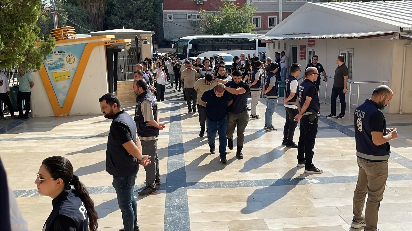 Şanlıurfa merkezli yasa dışı bahis operasyonunda 46 kişi adliyeye sevk edildi