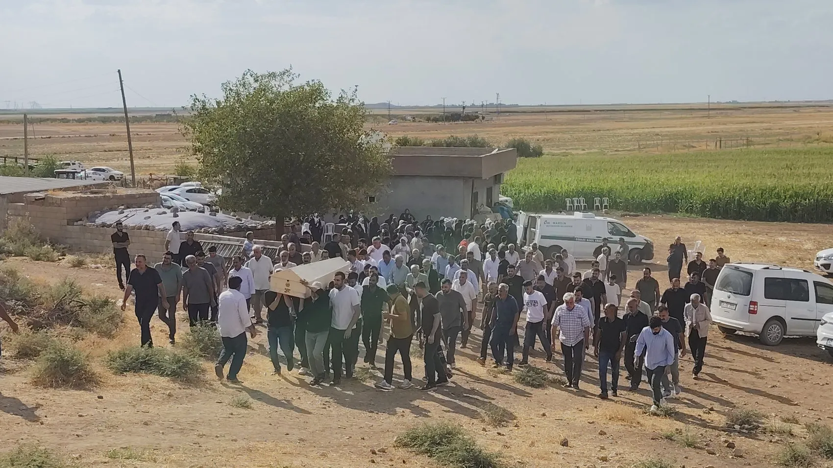 Mardin Derik ilçesinde kuzeni tarafından vurulan 13 yaşındaki Selahattin toprağa verildi