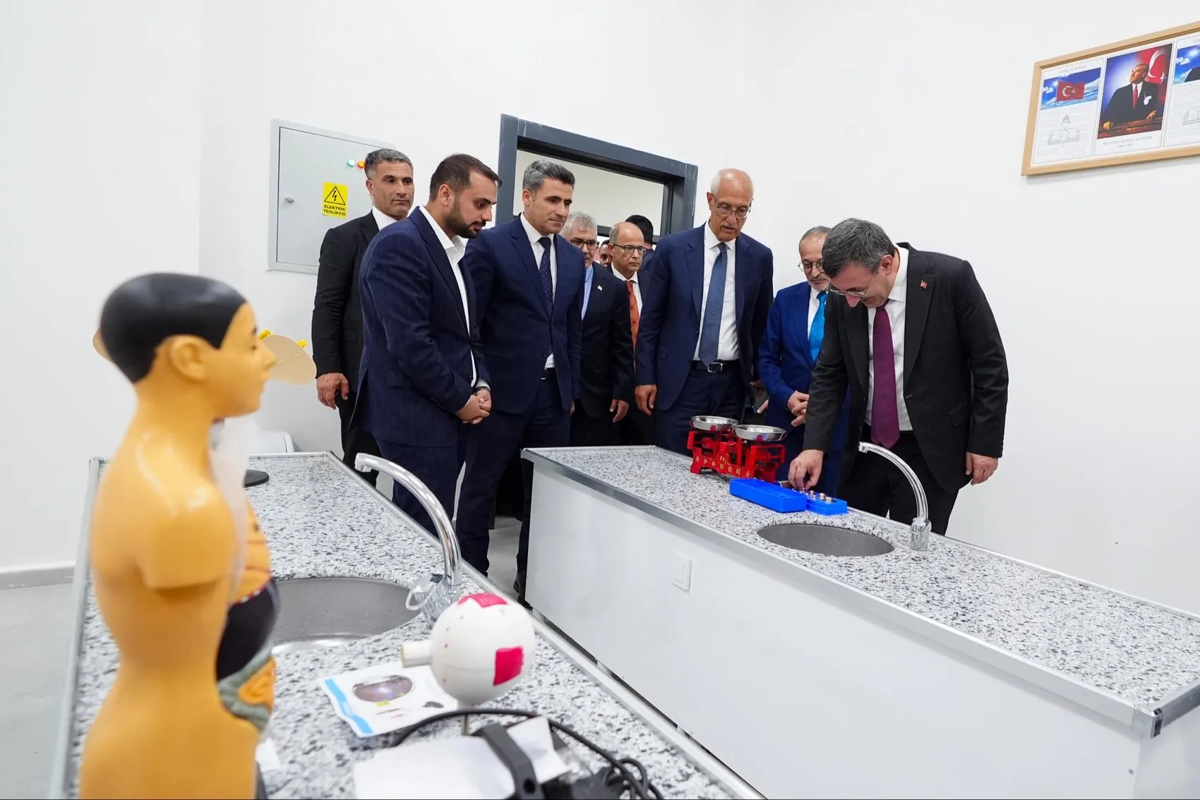 Cumhurbaşkanı Yardımcısı Yılmaz Bingöl'de yeni okulun açılışını yaptı