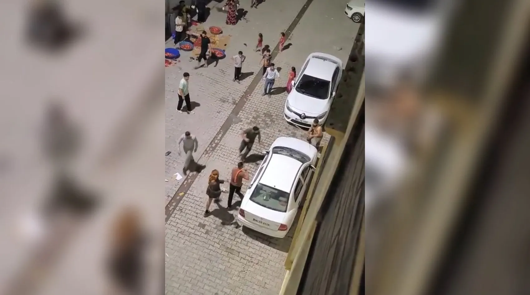 Şanlıurfa Ruha Mahallesinde İki Grup Arasında Taşlı Sopalı Kavga Çıktı