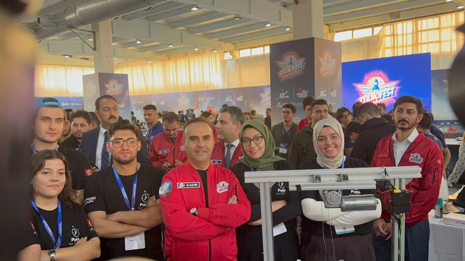 Bakan Kacır Diyarbakır'da TEKNOFEST heyecanını gençlerle paylaştı