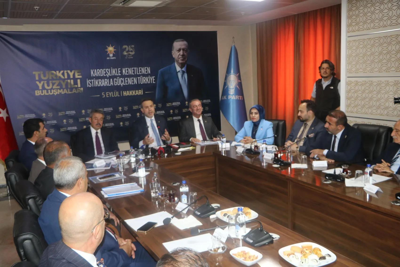 Bakan Bayraktar Hakkari'nin madencilikle yeni bir döneme gireceğini açıkladı