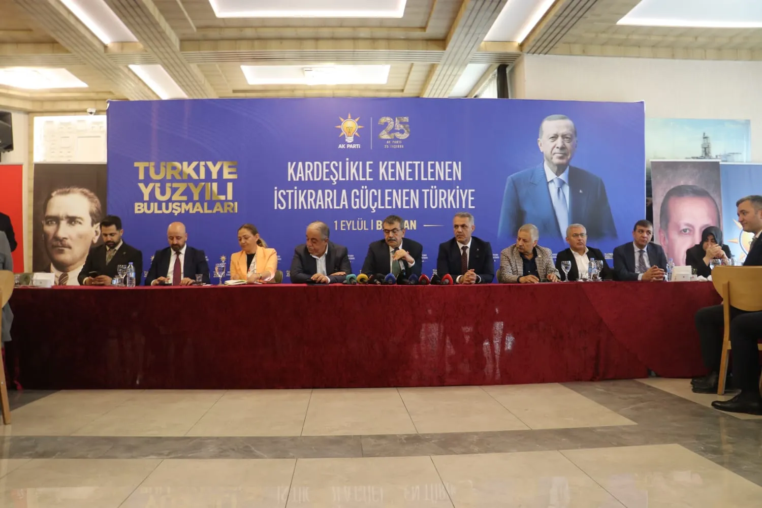 Bakan Tekin'den Batman'da sivil topluma 'Terörsüz Türkiye' daveti
