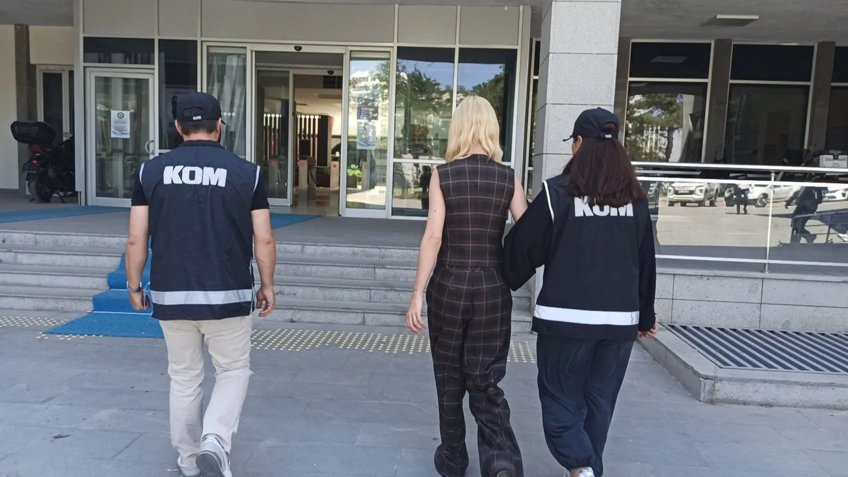 Düğün görüntüleriyle gündeme gelen Çağla Öz Tançalan Van'a getirildi