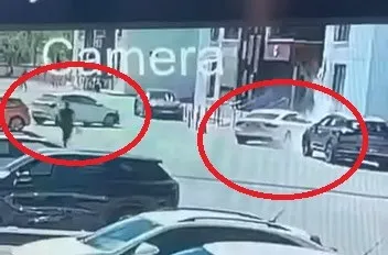 Diyarbakır'da site içinde kaza anı güvenlik kamerasına yansıdı