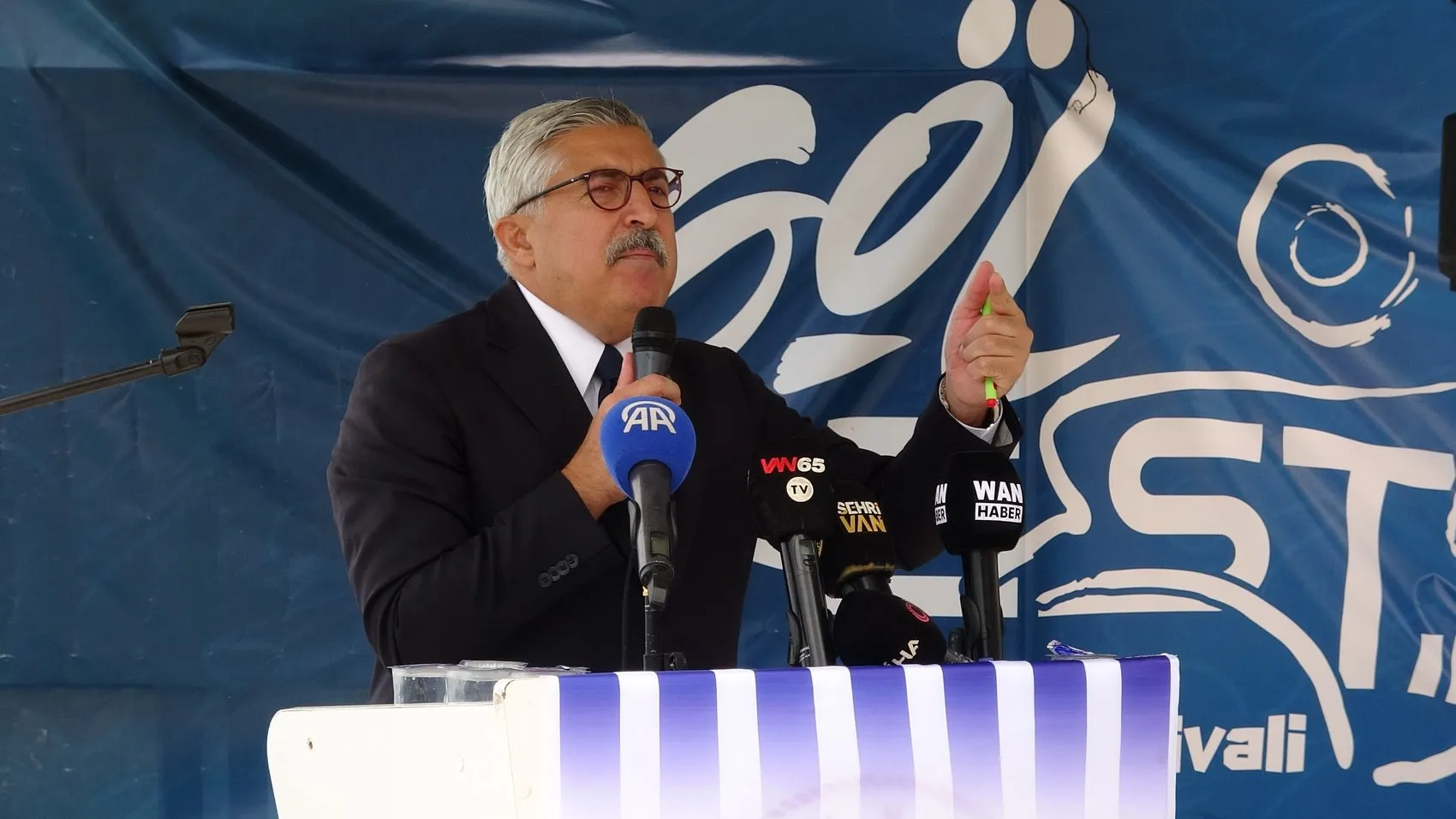 AK Parti Genel Başkan Yardımcısı Yayman Van'da terörsüz Türkiye mesajı verdi