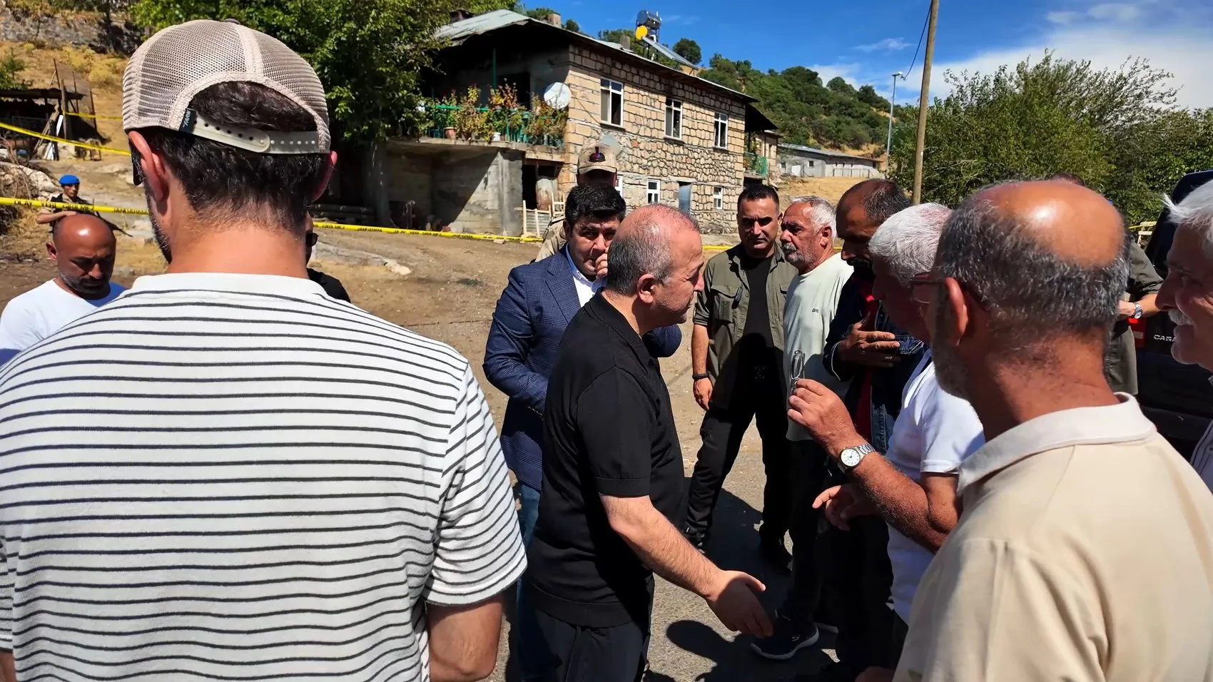 Elazığ Valisi Hatipoğlu Karakoçan'daki vahşi cinayetin aydınlatılacağını duyurdu