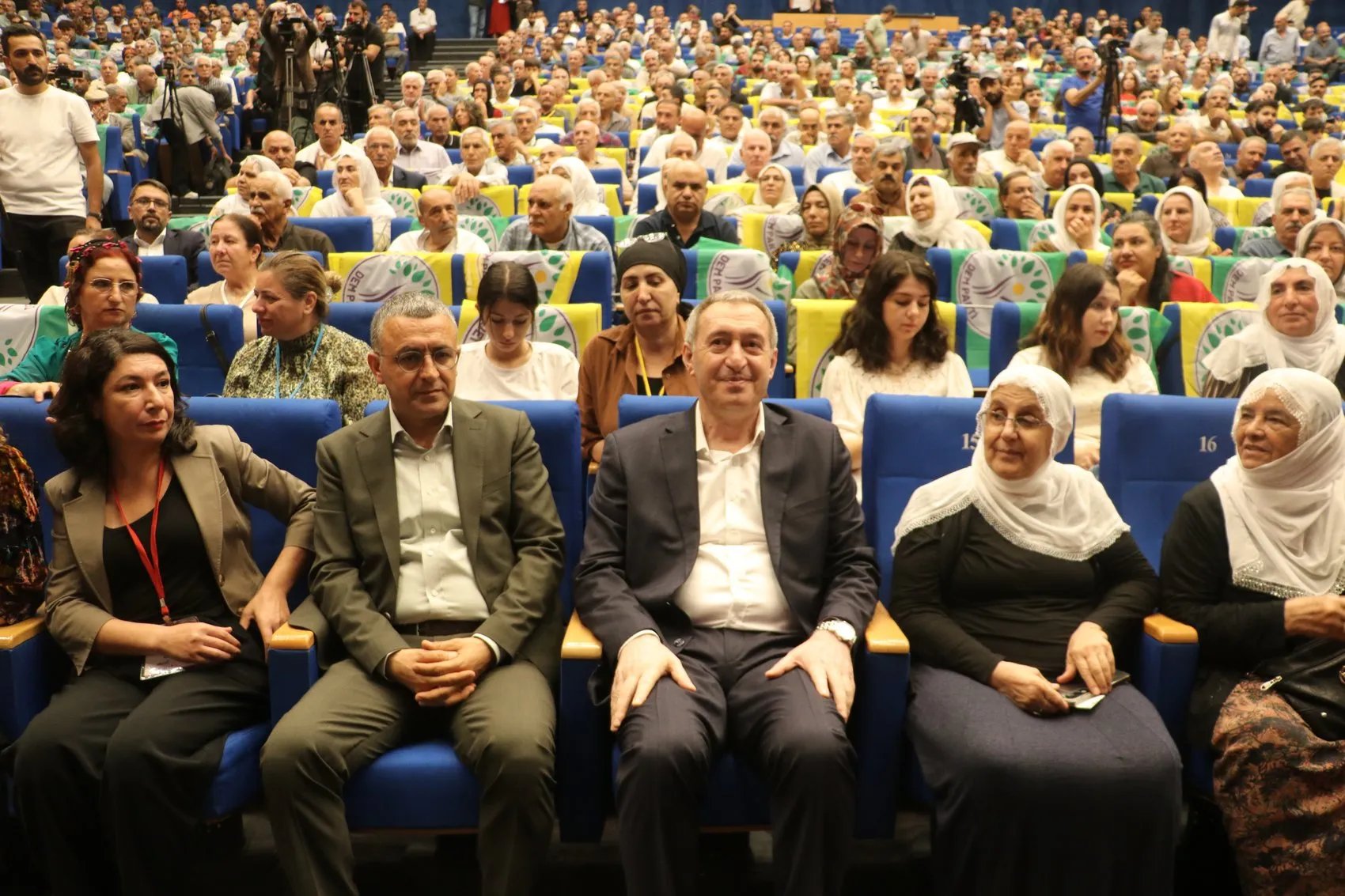 Bakırhan Diyarbakır'da barış ve demokrasi çağrısını yineledi