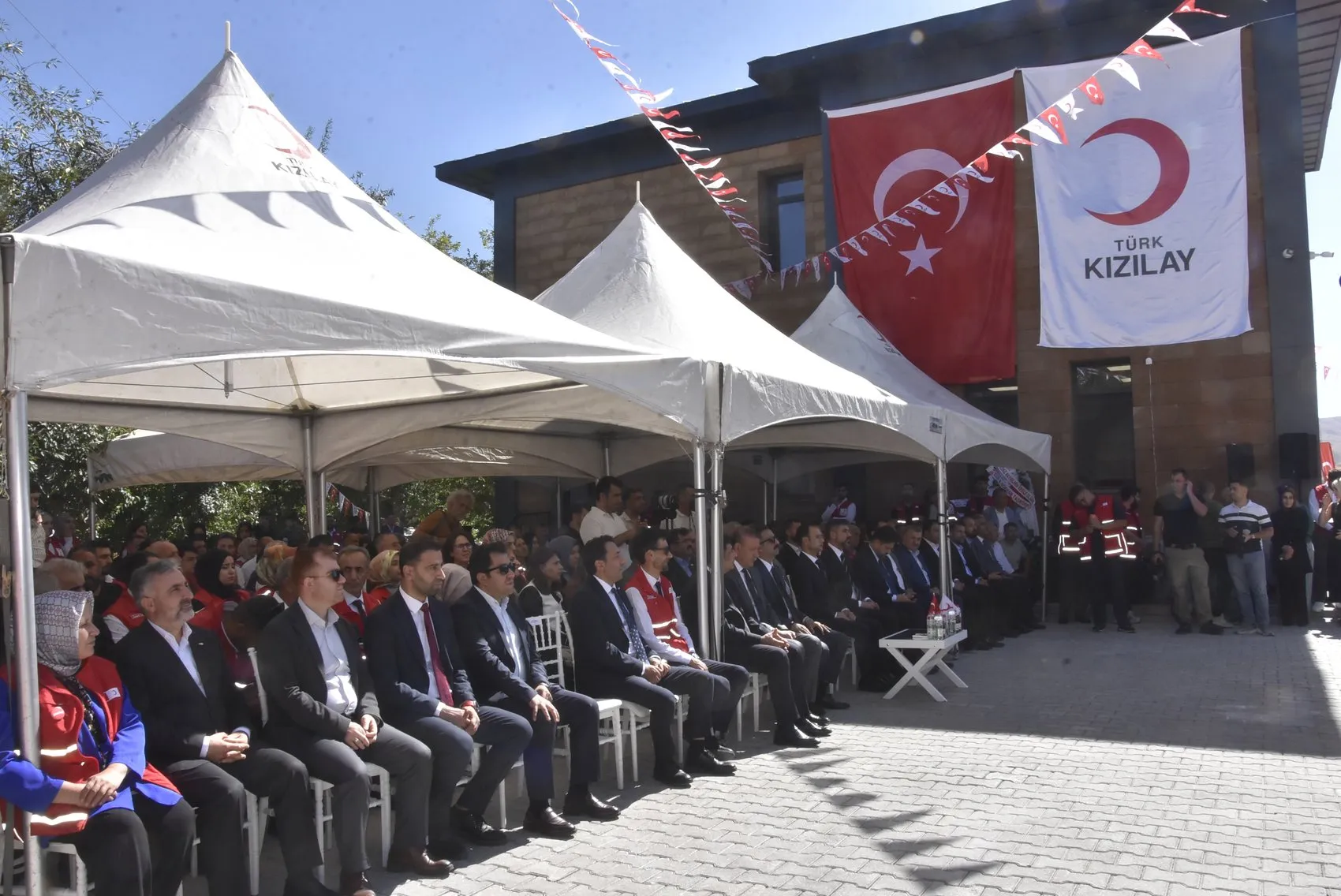 Bitlis'te Türk Kızılay'ın yeni aşevi hizmete girdi