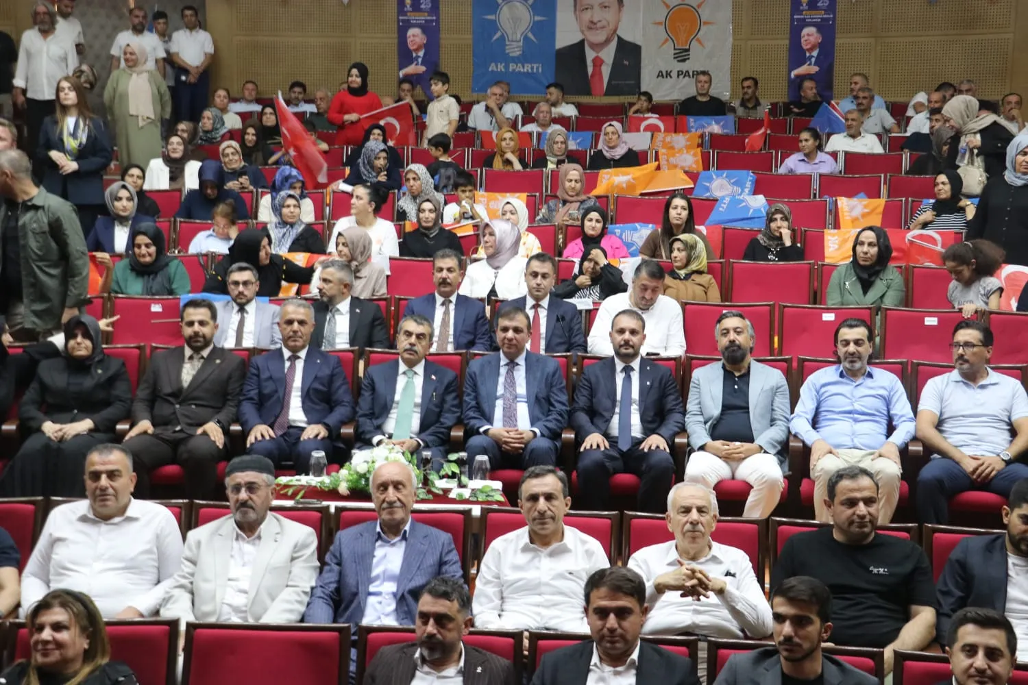 Bakan Tekin'den kardeşlik çağrısı: Süreci sabote edenler kaybedecek