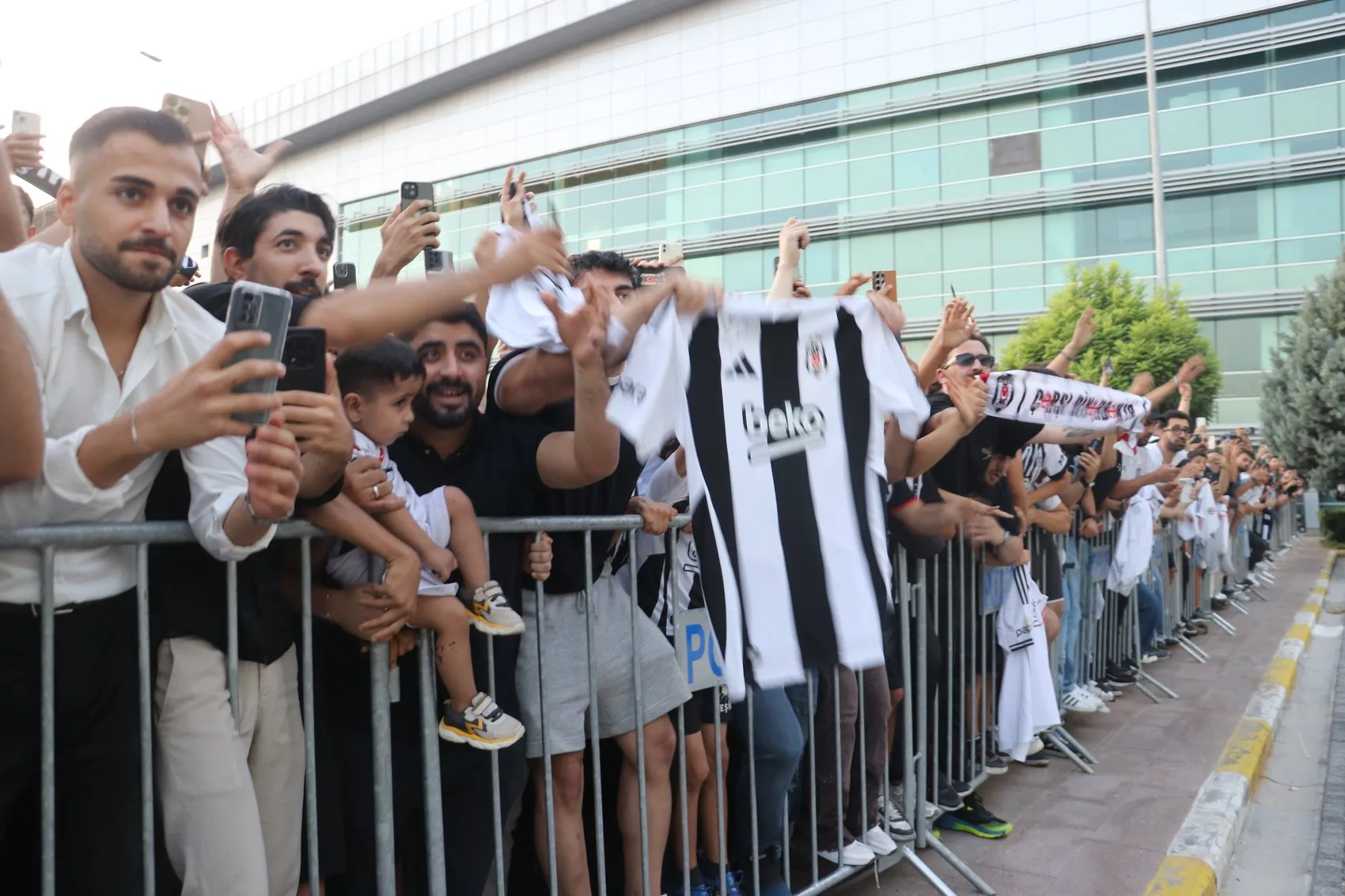 Beşiktaş Amedspor maçı için Diyarbakır'a iniş yaptı