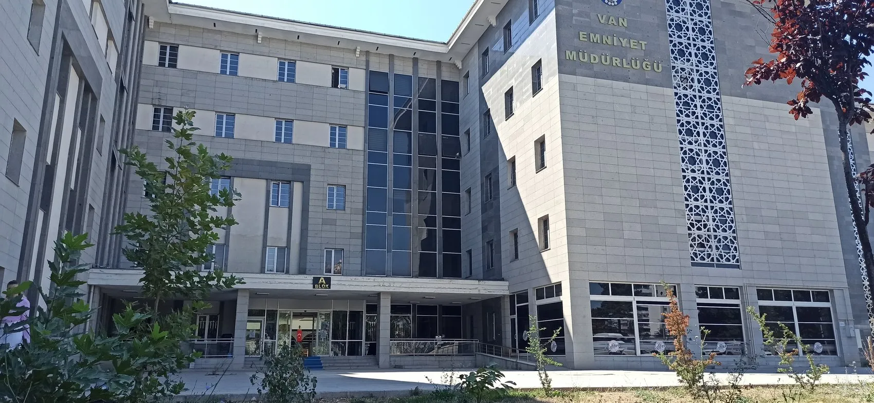 Düğün görüntüleriyle gündeme gelen Çağla Öz Tançalan Van'a getirildi