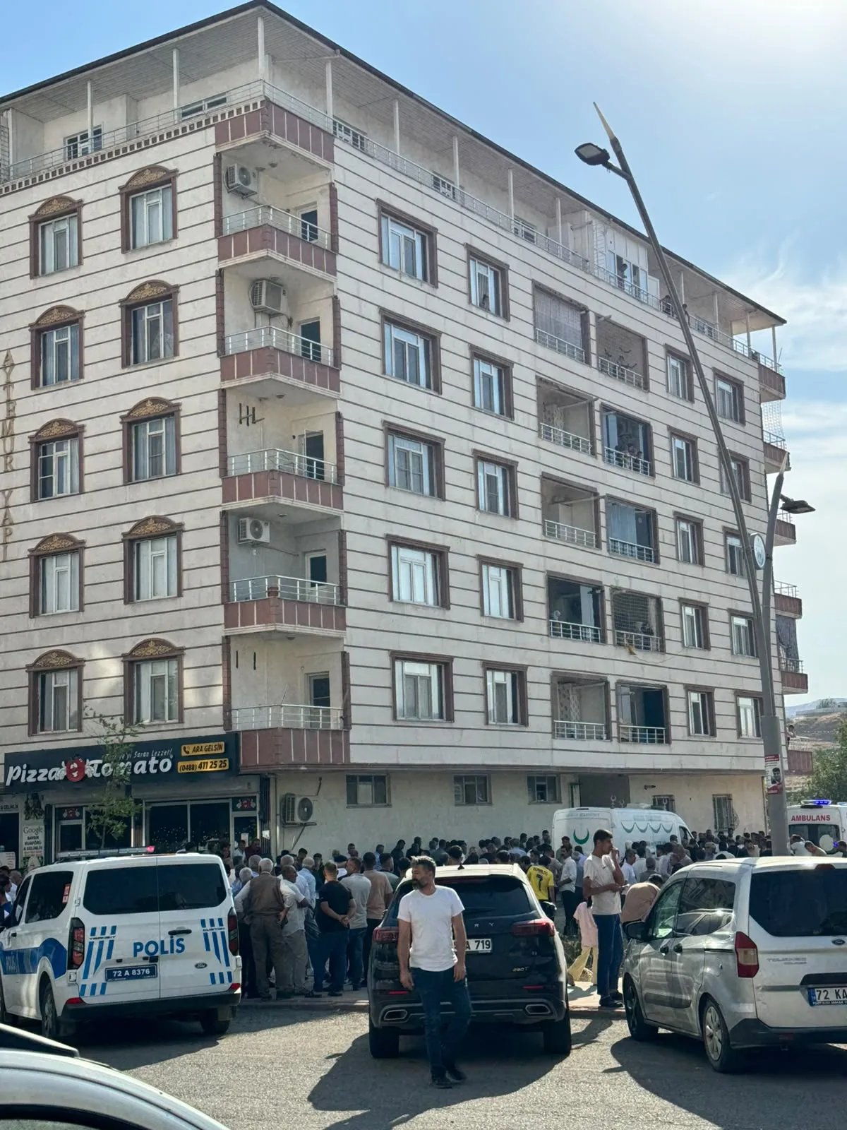 Batman Kozluk'ta bir baba eşini ve iki çocuğunu öldürüp intihar etti