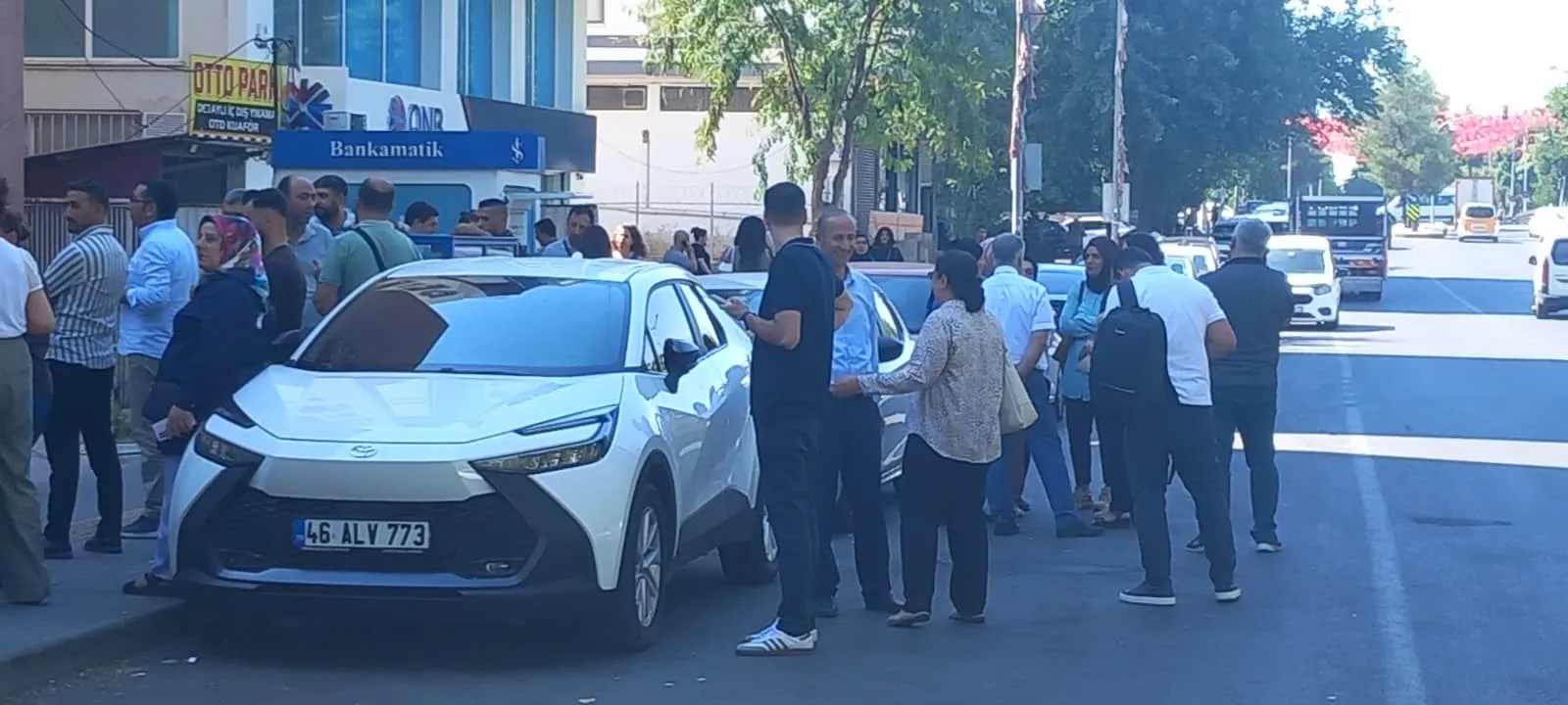 Şanlıurfa Karaköprü merkezli deprem çevre illerde paniğe yol açtı