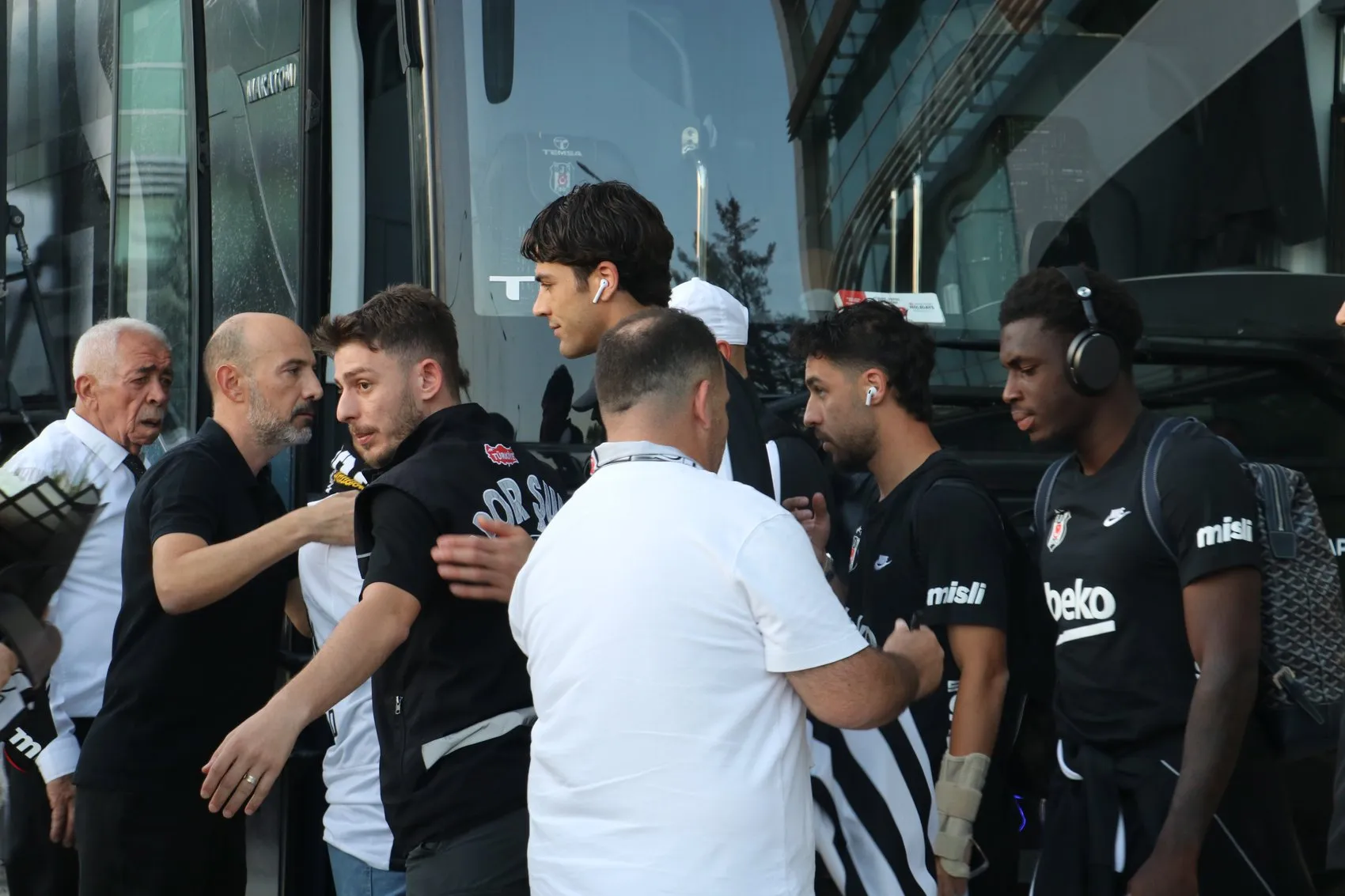 Beşiktaş Amedspor maçı için Diyarbakır'a iniş yaptı