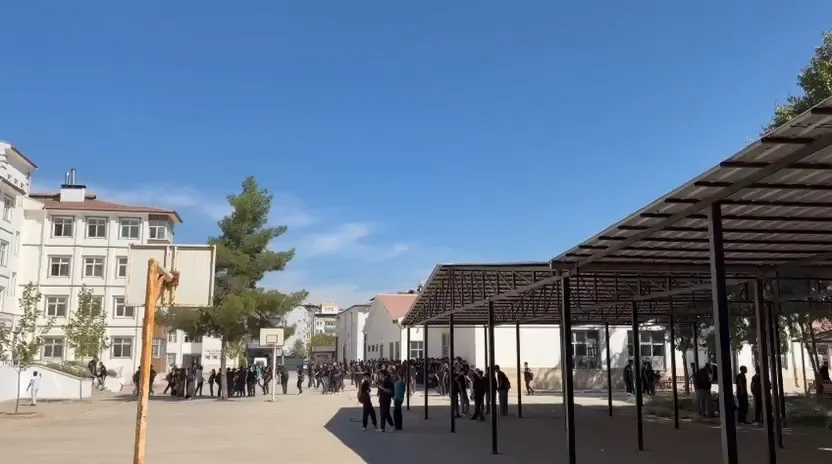 Şanlıurfa Karaköprü merkezli deprem çevre illerde paniğe yol açtı
