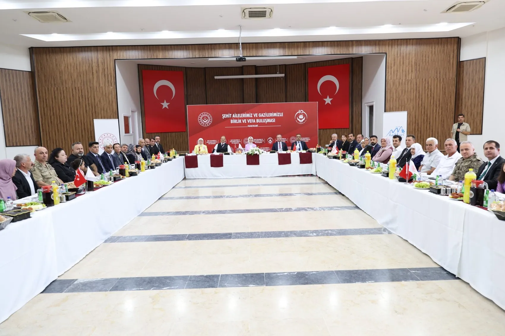 Bakan Göktaş Hakkari'de Terörsüz Türkiye Hedefini Anlattı