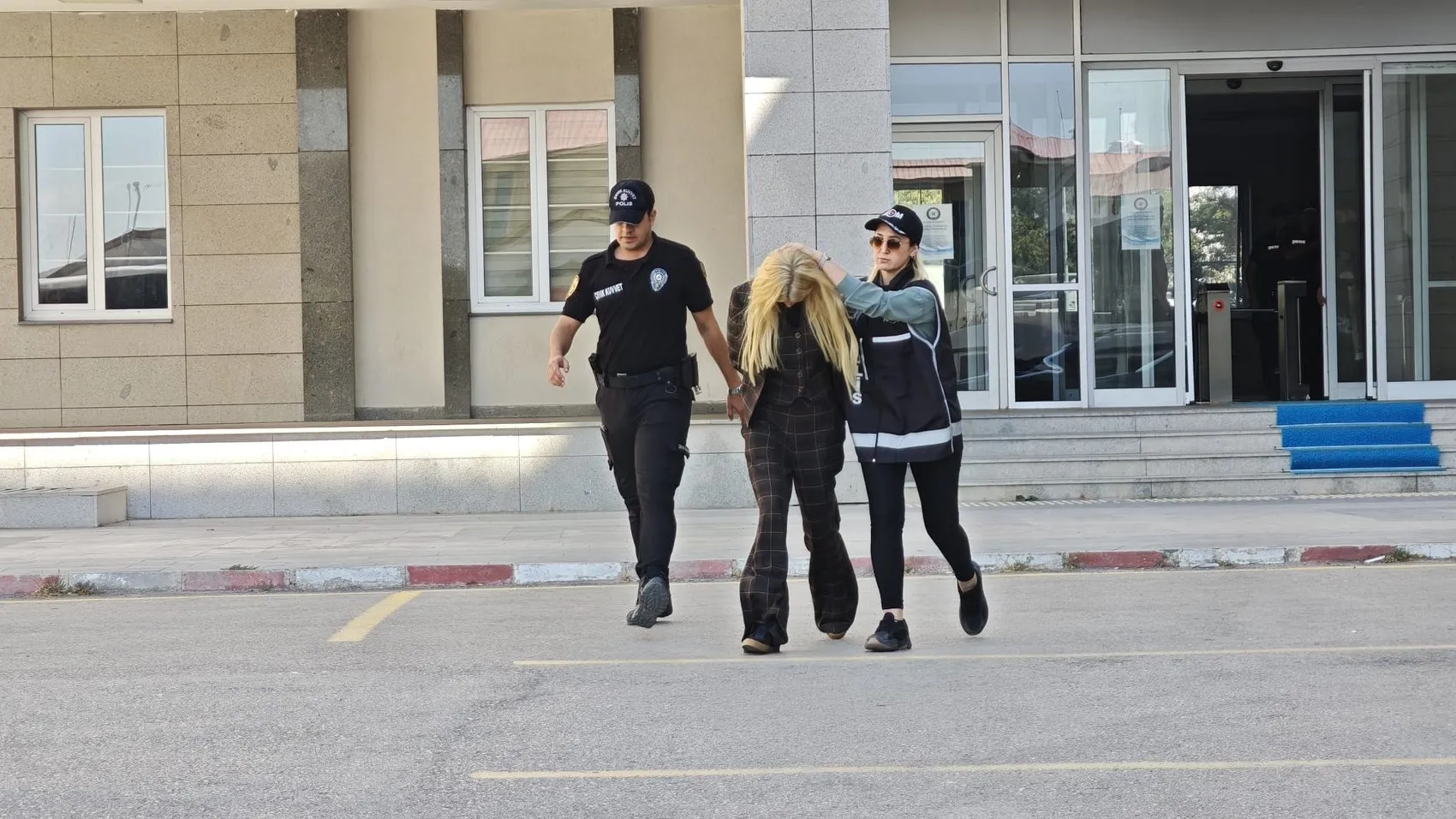 Sanal medya ünlüsü Çağla Öz Tançalan adliyeye sevk edildi