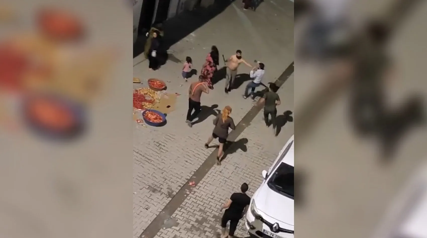 Şanlıurfa Ruha Mahallesinde İki Grup Arasında Taşlı Sopalı Kavga Çıktı