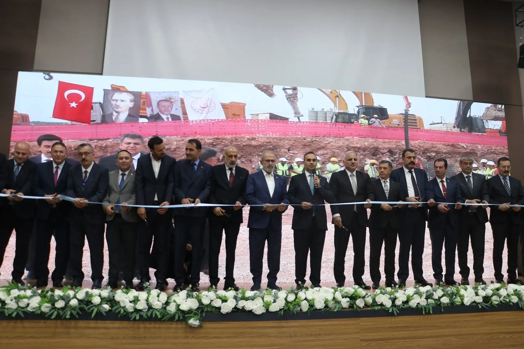 Bakan Kacır Diyarbakır için 20 yeni yatırım projesini başlattı