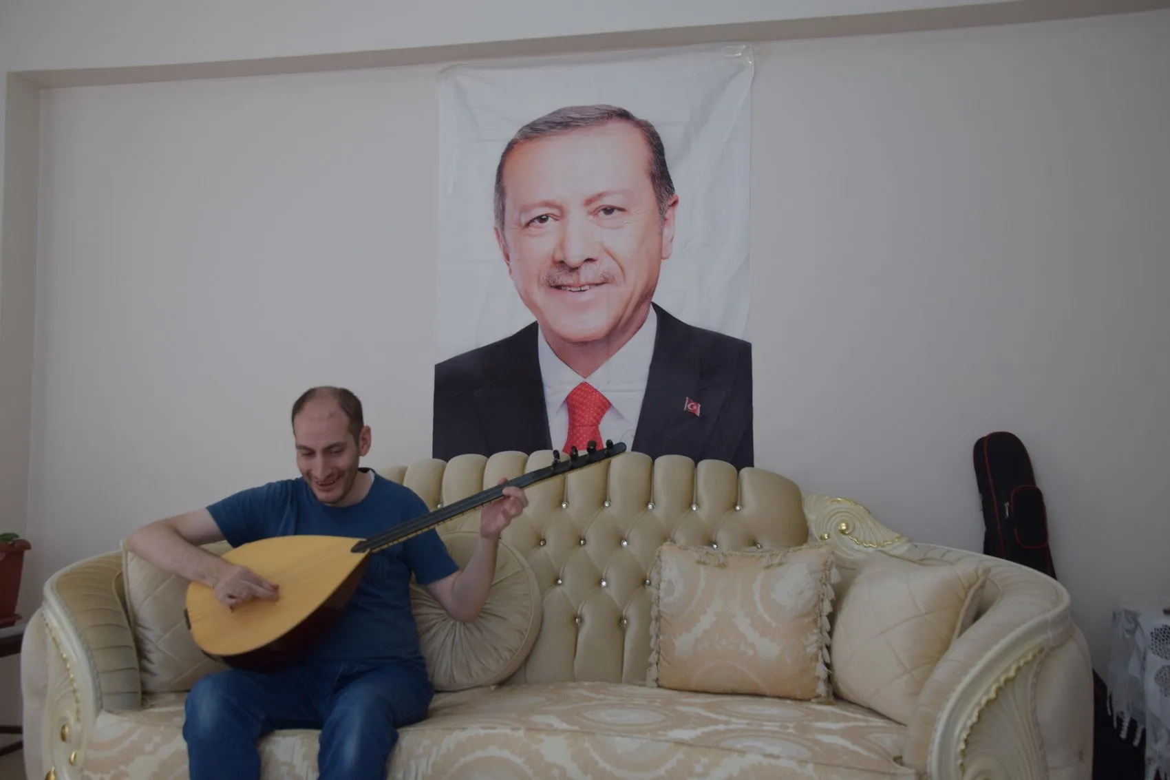 Ercişli görme engelli Abdullah Erdoğan için beste yaptı