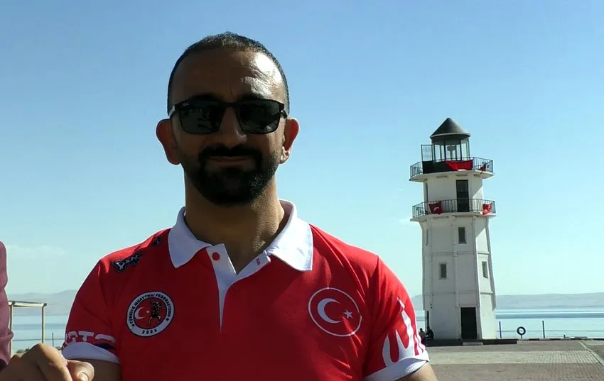 Dünya şampiyonu Furkan Bilici memleketi Van'da büyük bir coşkuyla karşılandı