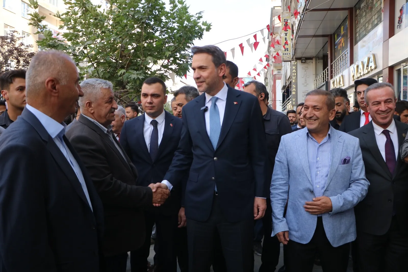 Enerji Bakanı Bayraktar Hakkari'de madencilik potansiyelini değerlendirdi