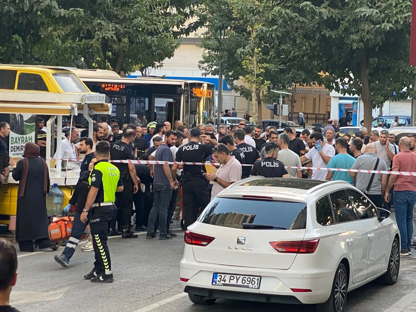 Batman'da silahlı kavgada yoldan geçenler de vuruldu