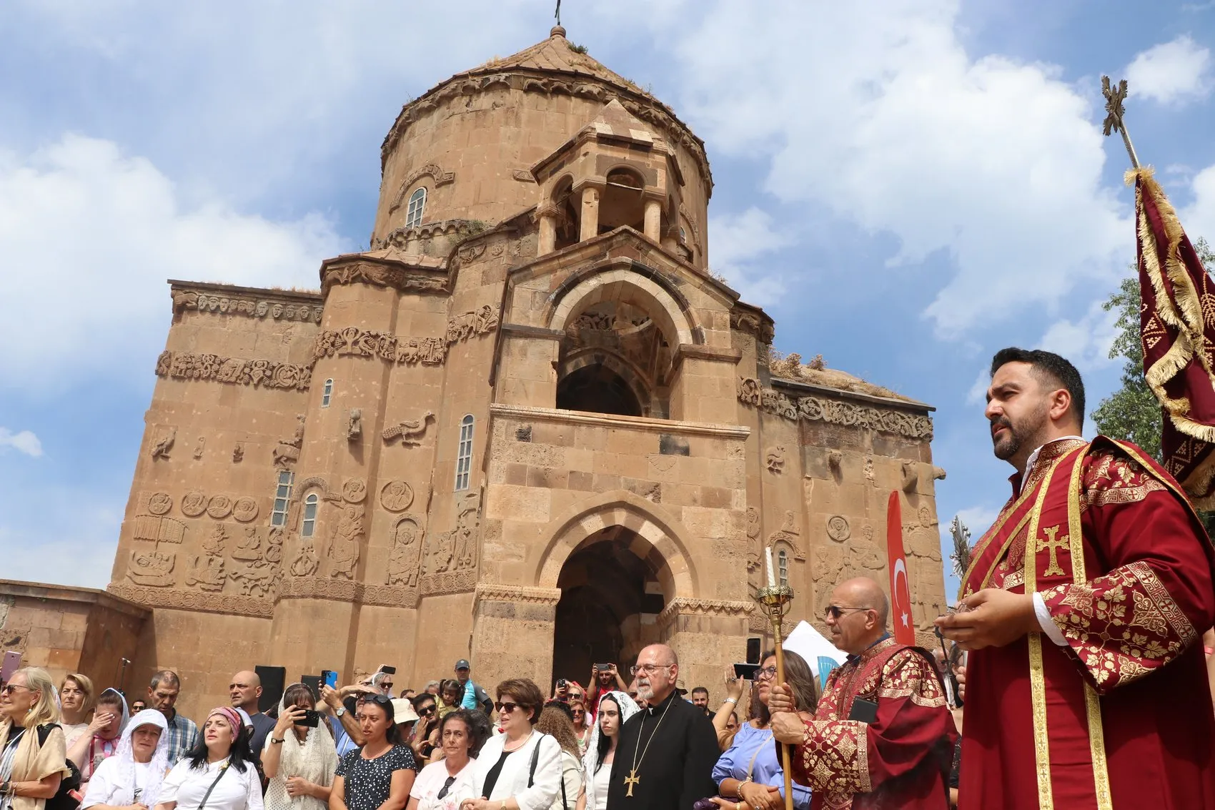 Van Akdamar Kilisesi 14'üncü kez ayine ev sahipliği yaptı