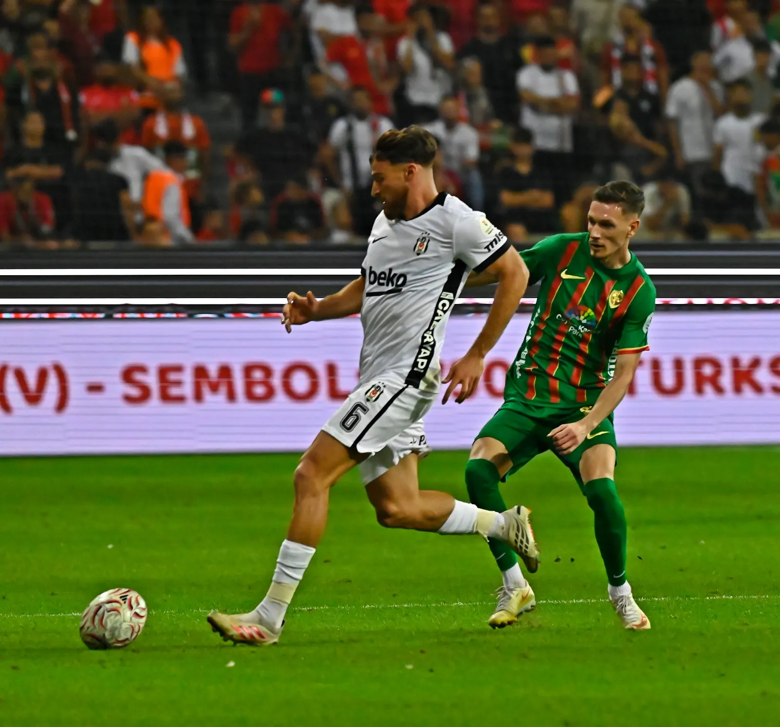 Amed Sportif Faaliyetler evinde Beşiktaş'ı devirdi