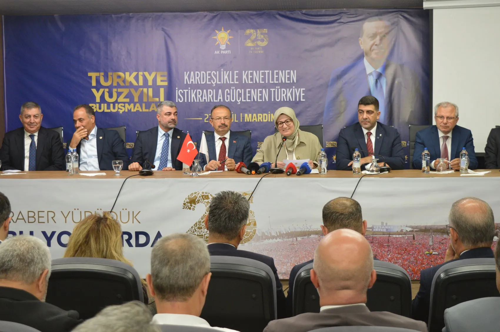 AK Parti Genel Başkan Yardımcısı Uygur Mardin'de yeni dönemi işaret etti