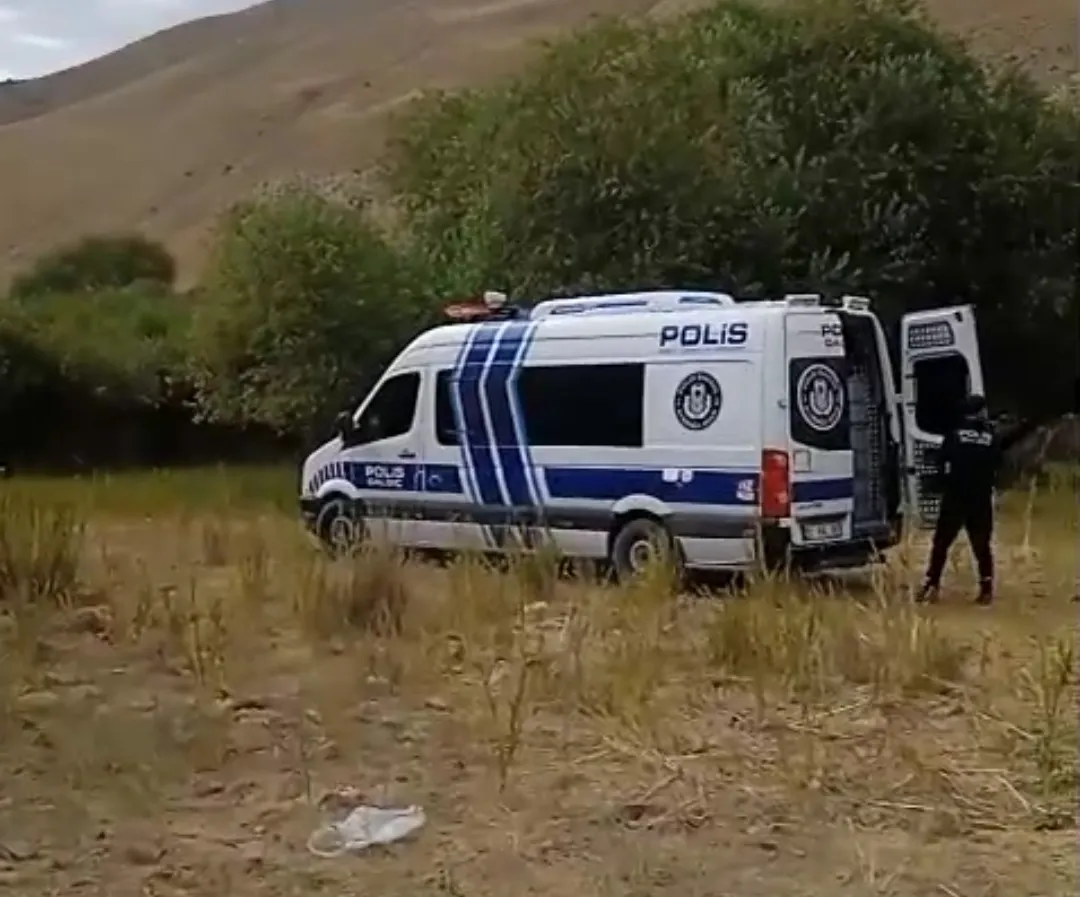 Başkale'de dereye düşen genç çoban hayatını kaybetti
