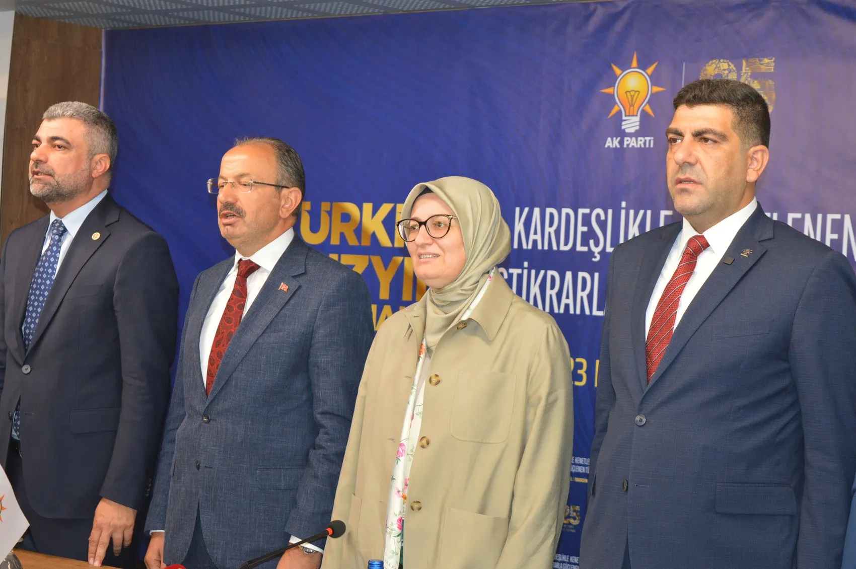 AK Parti Genel Başkan Yardımcısı Uygur Mardin'de yeni dönemi işaret etti