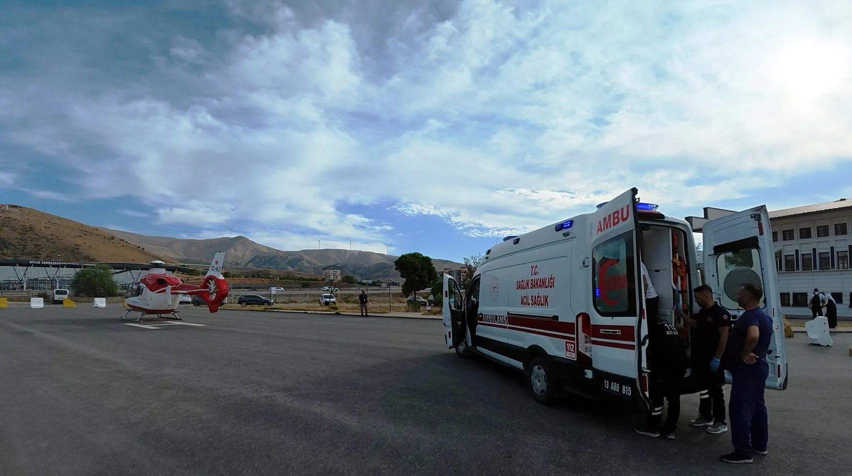 Bitlis'te dünyaya gelen minik bebek helikopter ambulansla Van'a taşındı