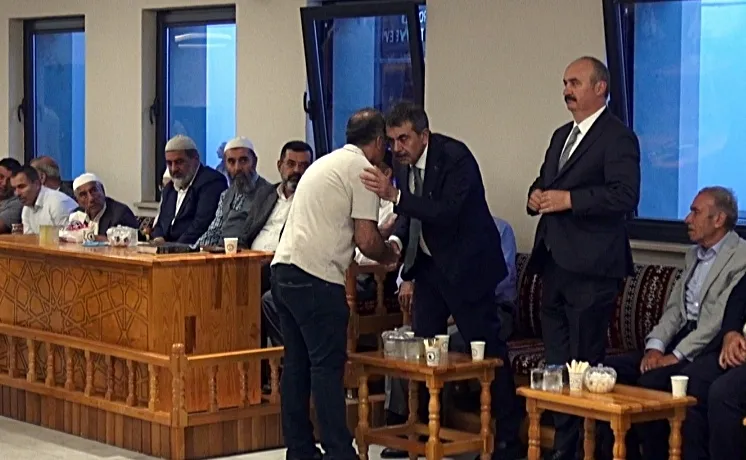 Bakan Şimşek Batman'daki acı gününde ailesini yalnız bırakmadı