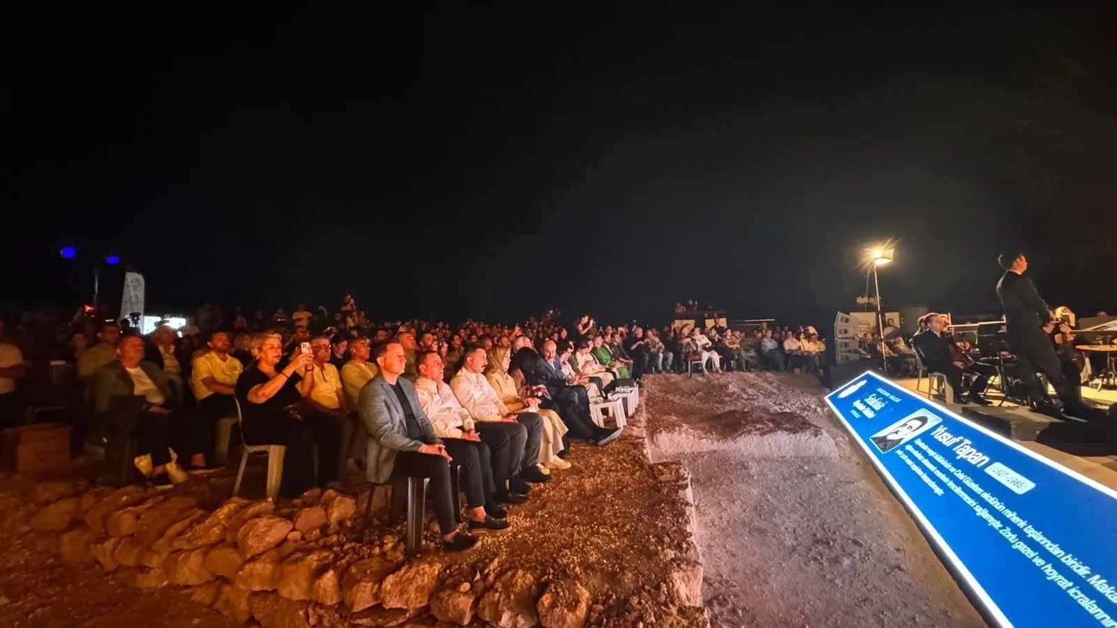 Tarihi Zerzevan Kalesi senfonik Diyarbakır türküleriyle yankılandı