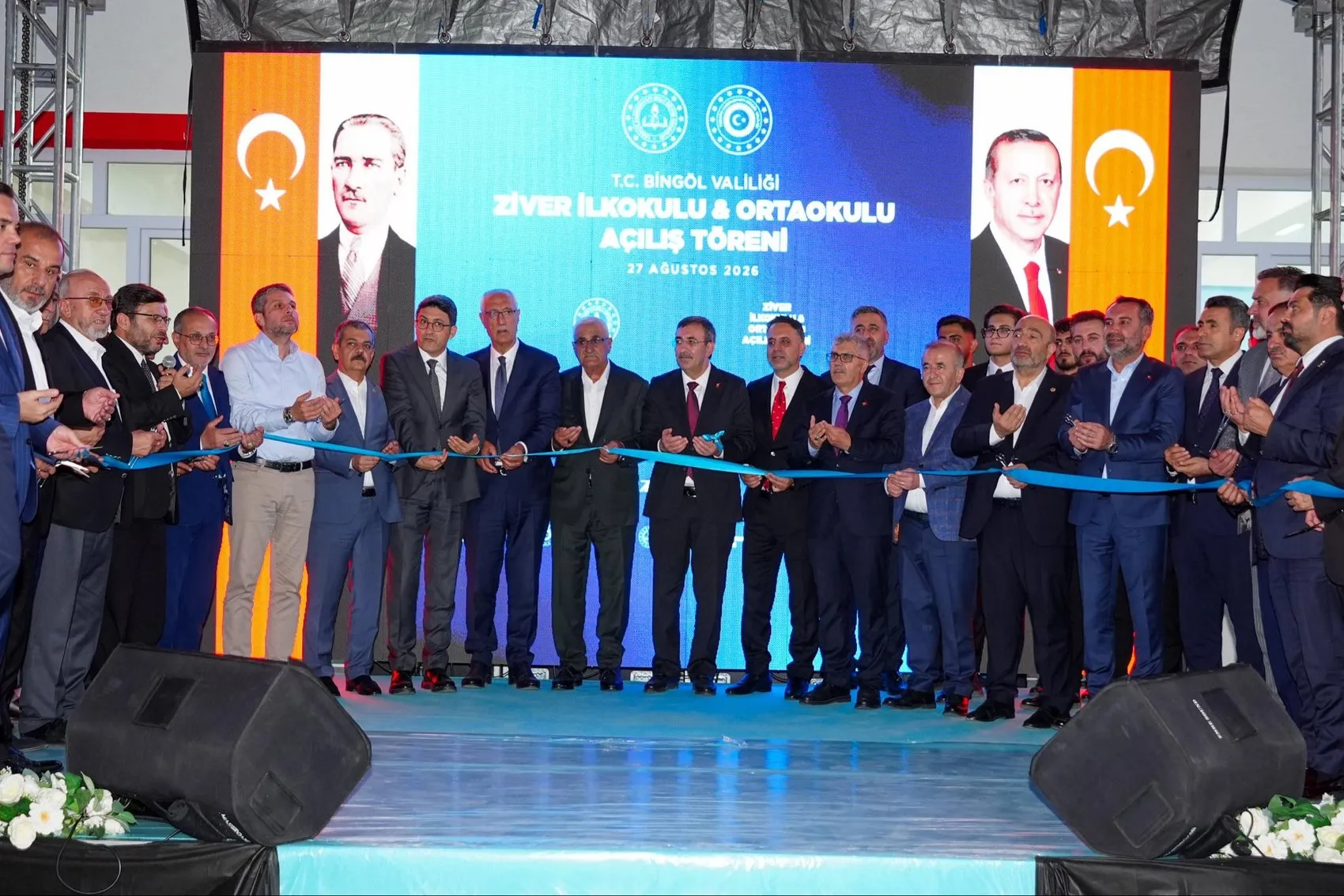 Cumhurbaşkanı Yardımcısı Yılmaz Bingöl'de yeni okulun açılışını yaptı