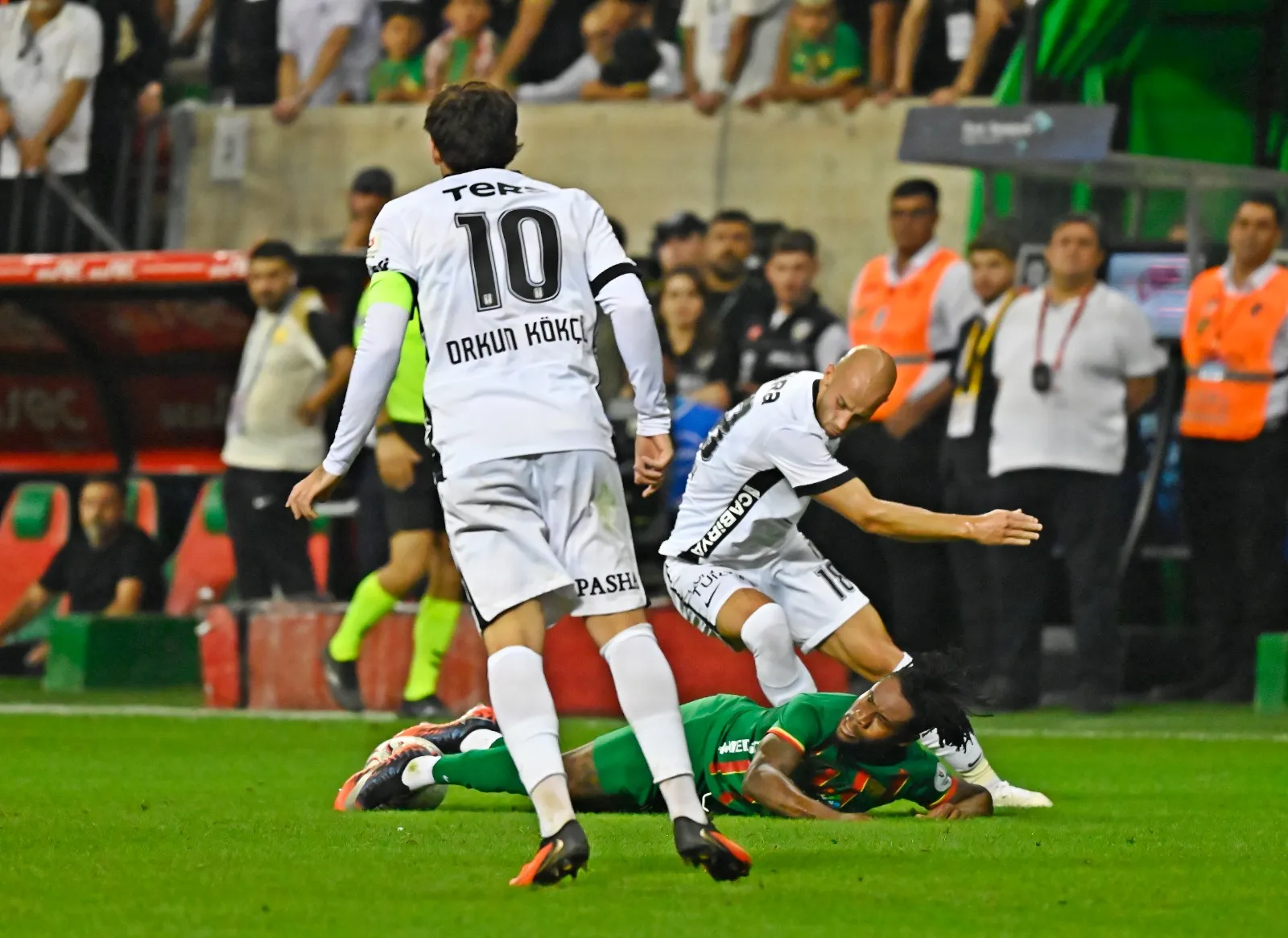 Amed Sportif Faaliyetler evinde Beşiktaş'ı devirdi