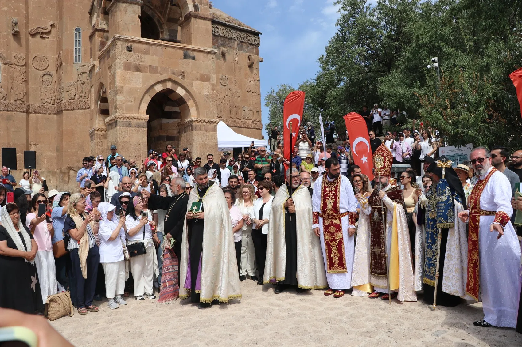 Van Akdamar Kilisesi 14'üncü kez ayine ev sahipliği yaptı