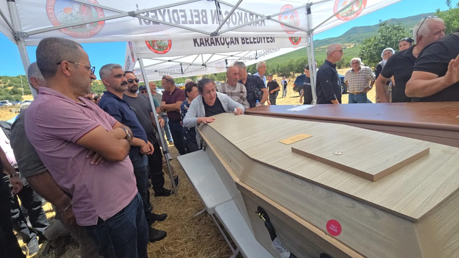 Elazığ'da yanan evde katledilen çift son yolculuğuna uğurlandı