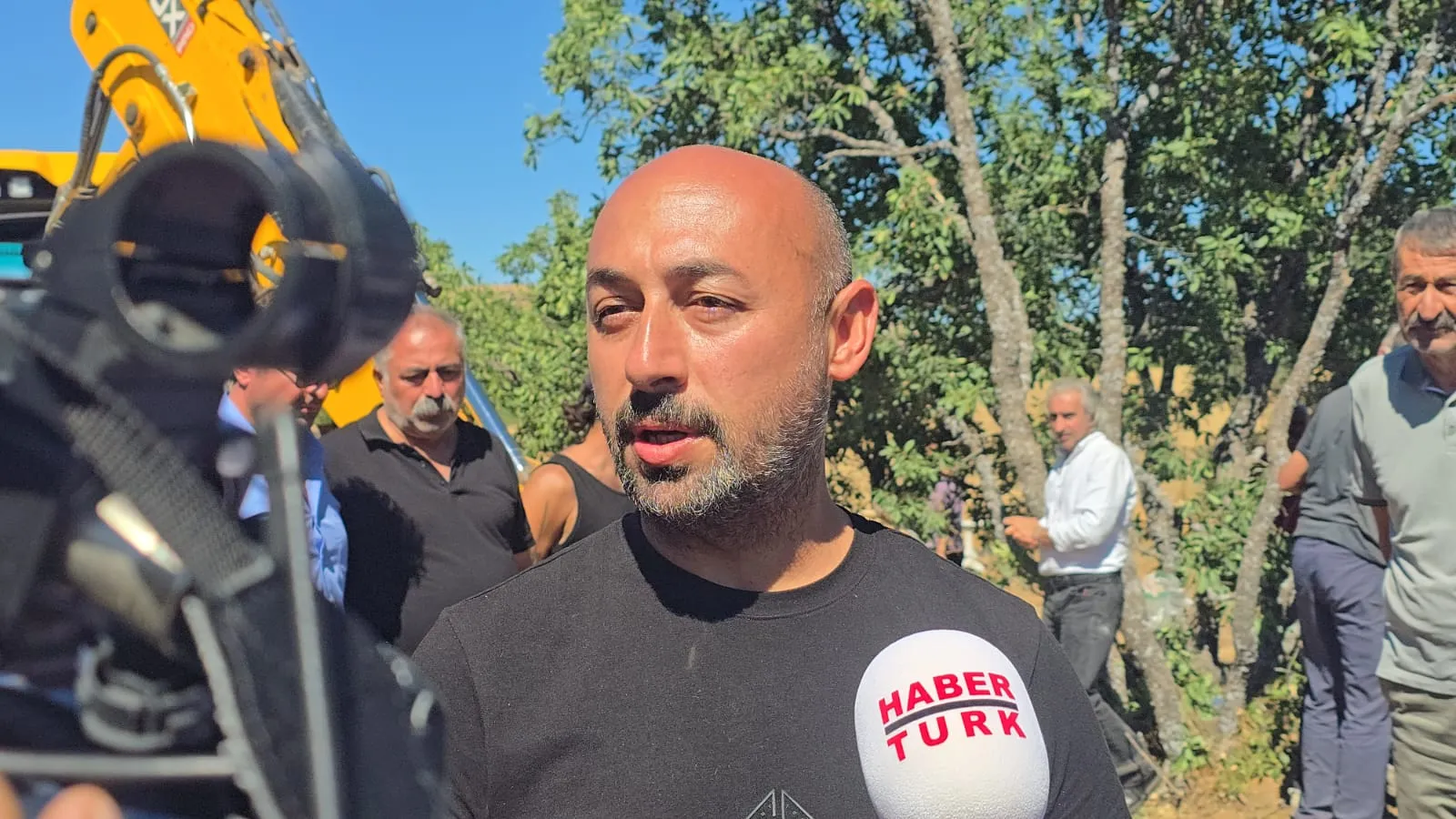 Elazığ'da yanan evde katledilen çift son yolculuğuna uğurlandı