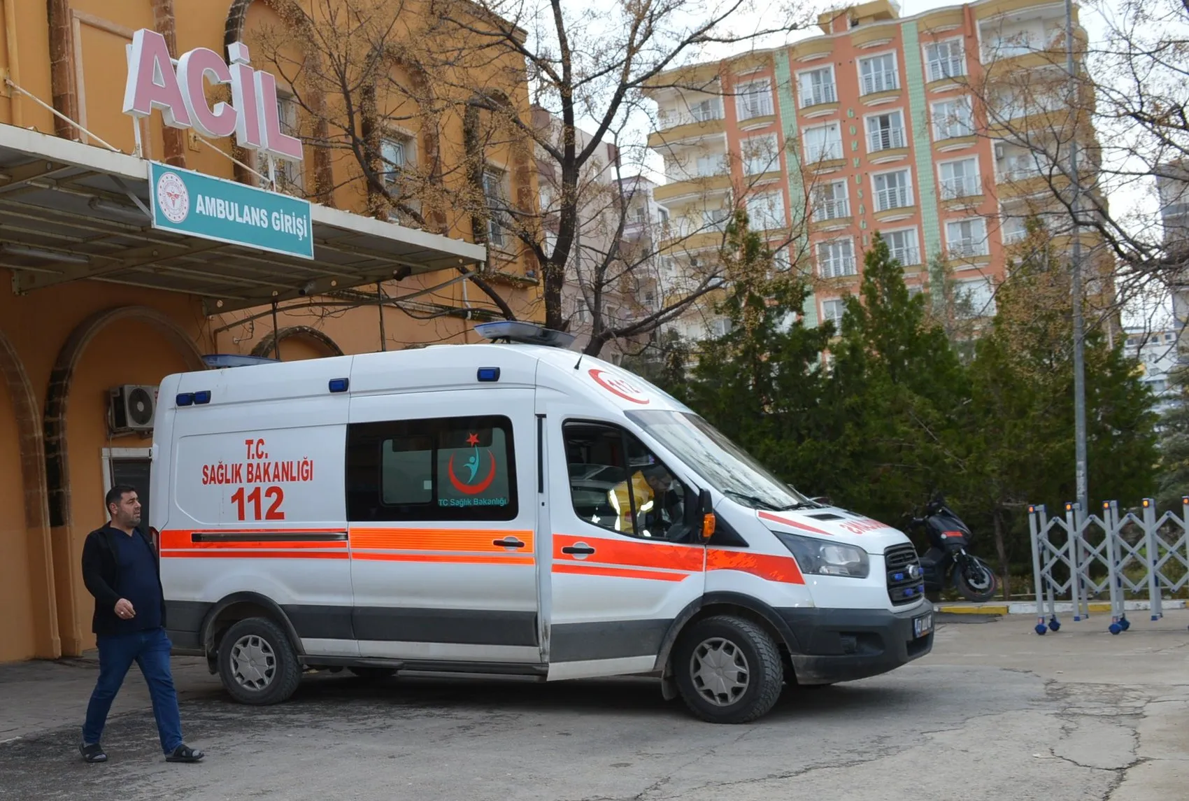 Kızıltepe'de sokak ortasında silahlı saldırı sonucu bir kişi ağır yaralandı