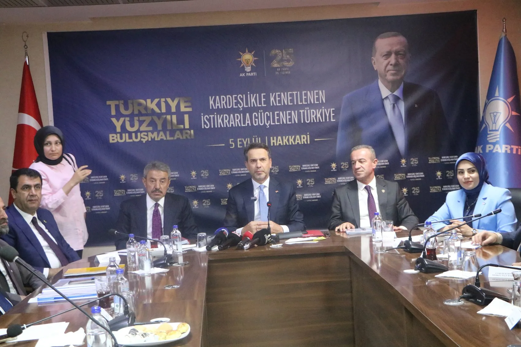 Bakan Bayraktar Hakkari'nin madencilikle yeni bir döneme gireceğini açıkladı