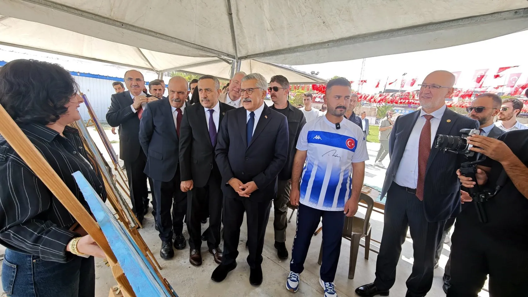 AK Parti Genel Başkan Yardımcısı Yayman Van'da terörsüz Türkiye mesajı verdi