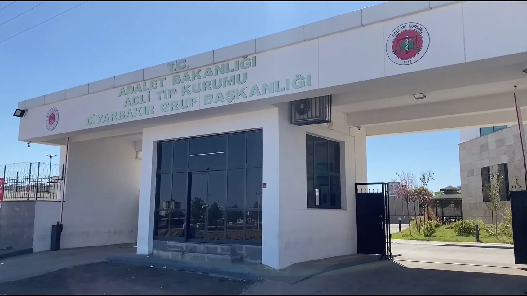 Diyarbakır'da yıldırım düşmesi sonucu iki kız kardeşten biri hayatını kaybetti